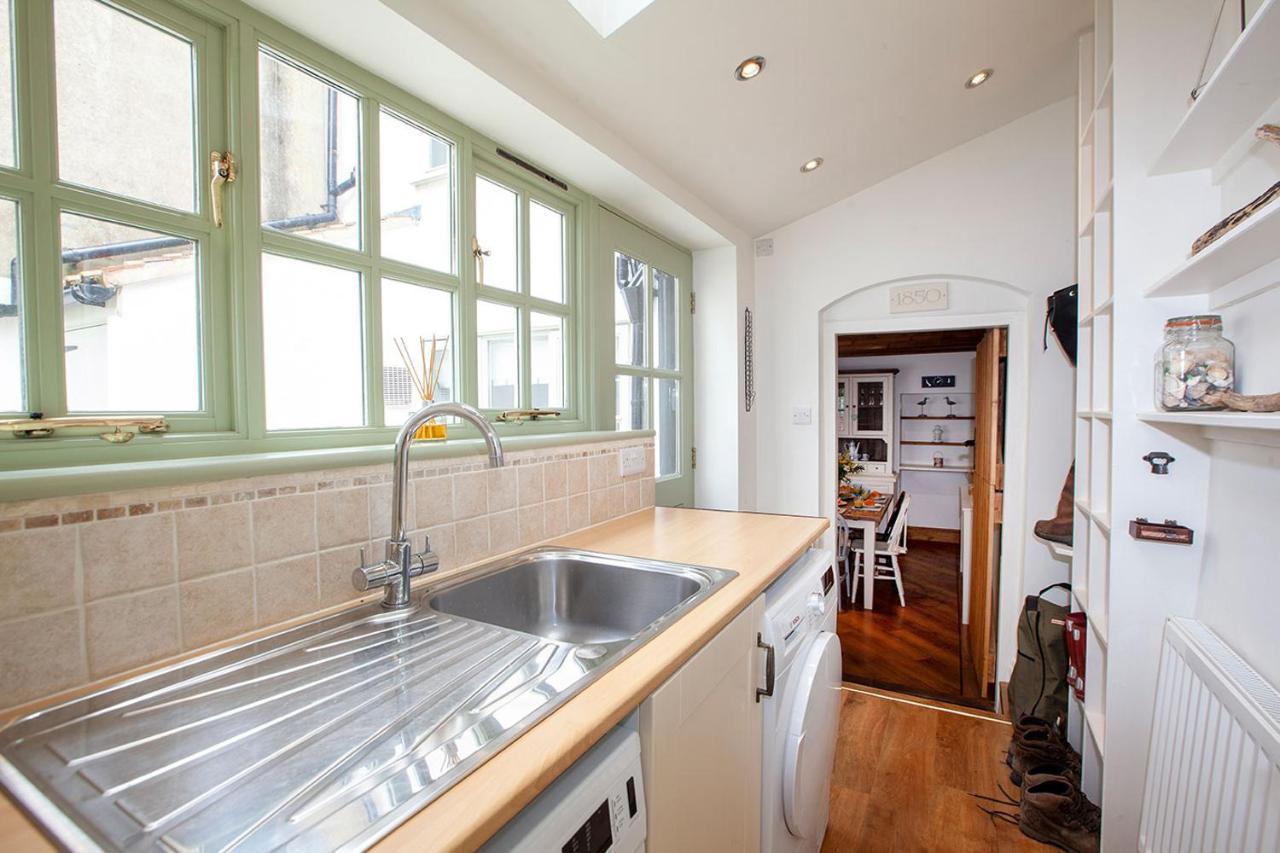 Farndale Cottage Вітбі Номер фото
